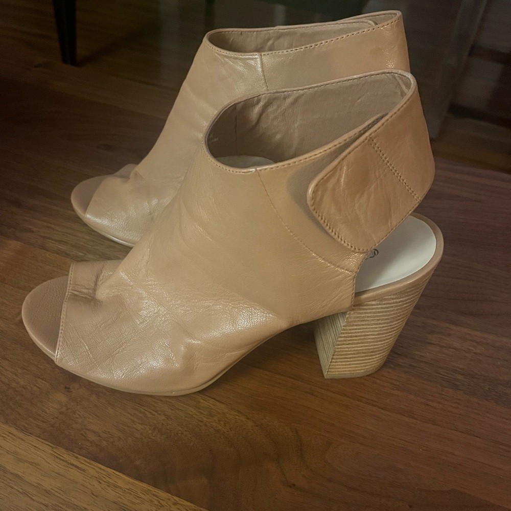 Crown Vintage Open Toe Heel - Picture 2 of 6